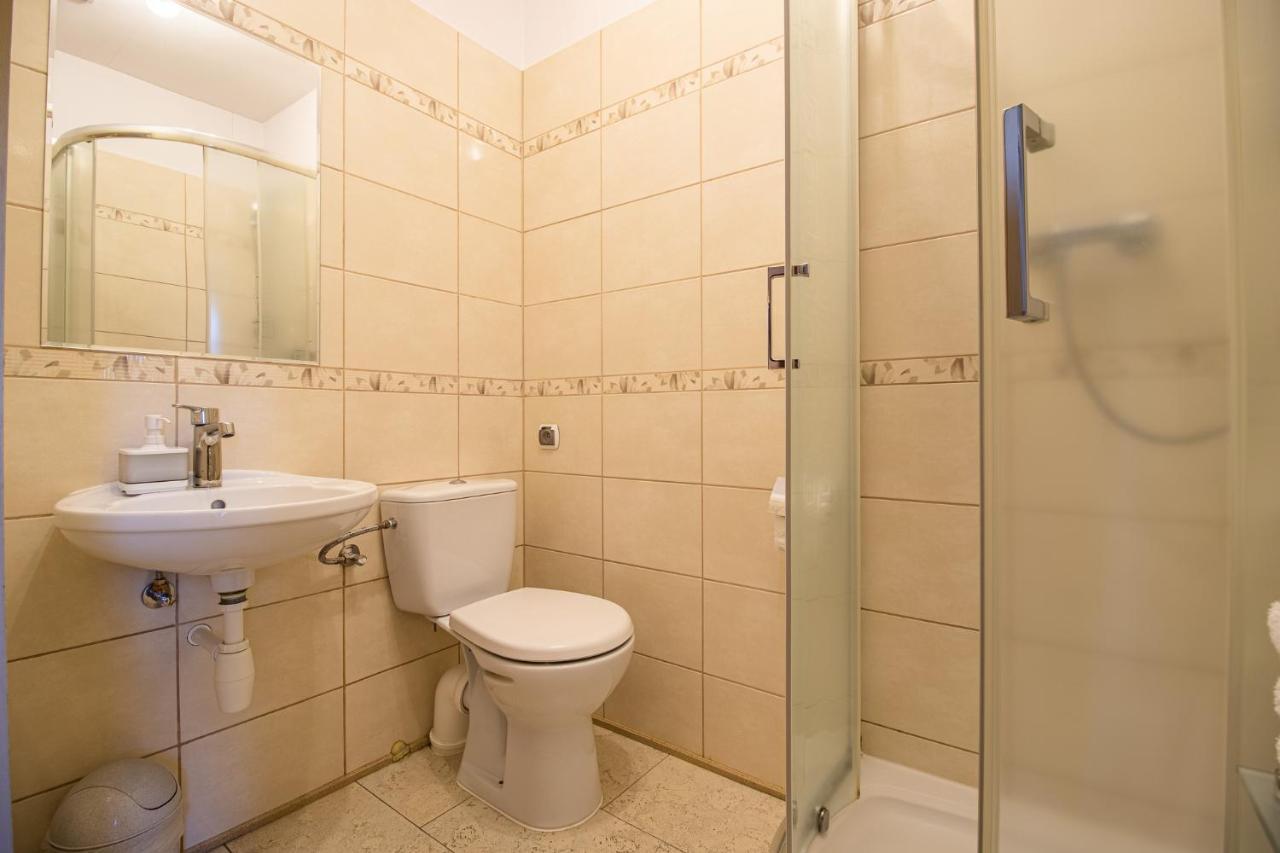 Hostal Wisniowy Sad Białowieża Exterior foto